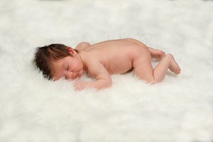 Baby weiches Fell schläft