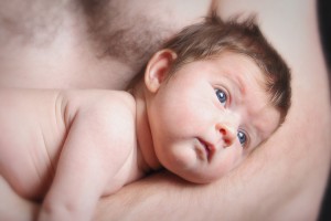 Babyblick bei Papa